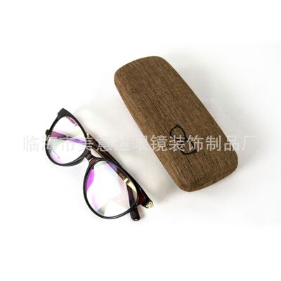 眼镜盒/老花镜盒/光学镜盒白底实物图