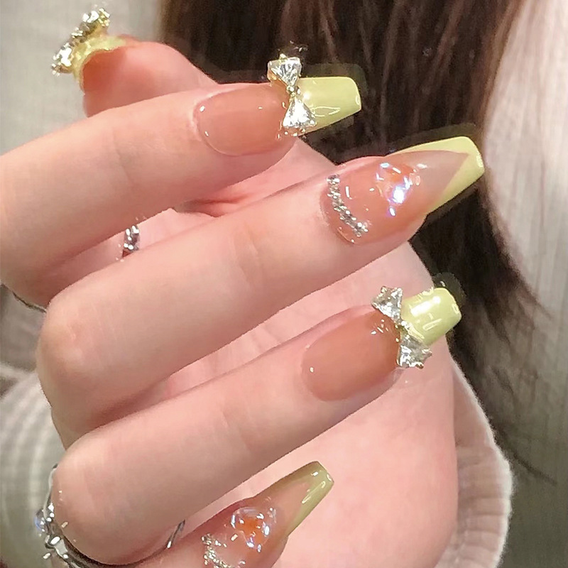 Wholesale of nail tips, wearable nails, French butterfly nail tips, chain heart nail stickers, finished products, detachable artificial nails