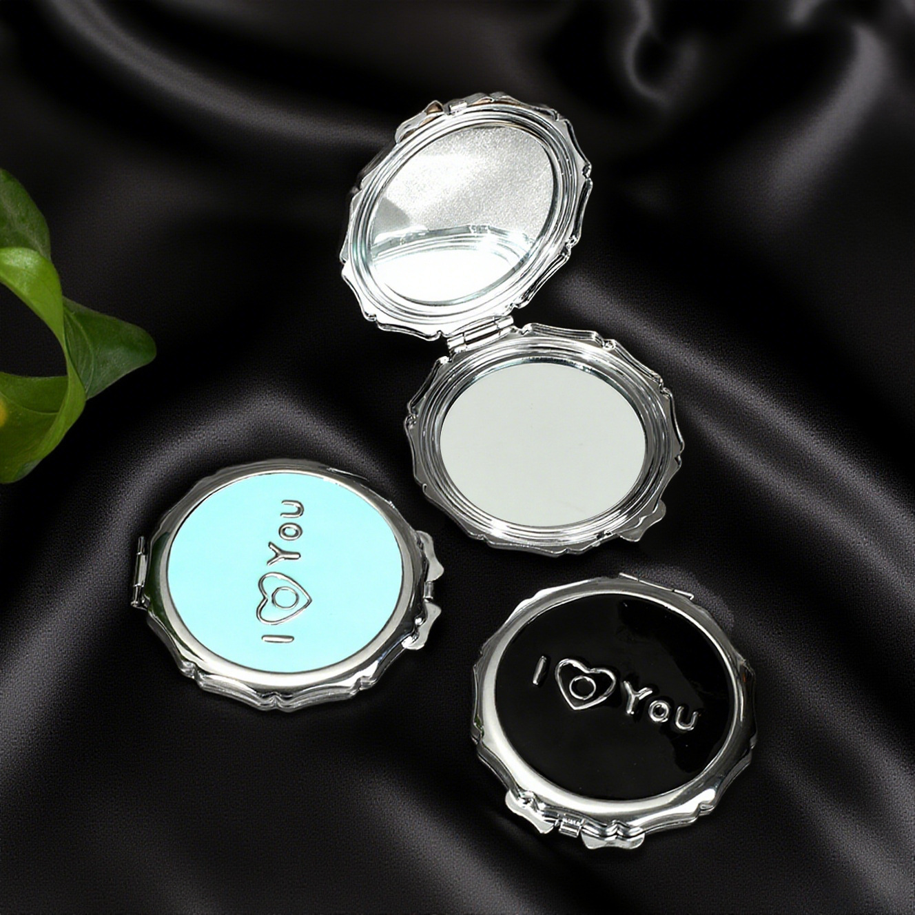 Nuevo estilo goteo espejo redondo espejo de cuerpo letras personalizadas Iloveyou pequeño espejo de metal doble doblado espejo cosmético details Picture
