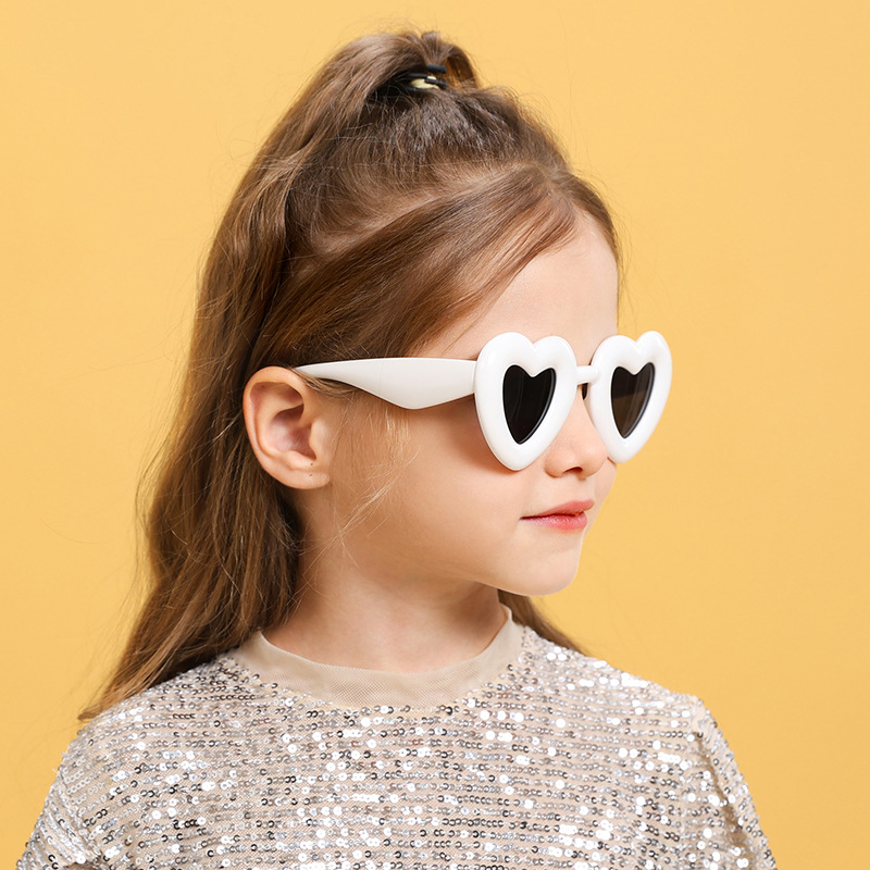 2024 New Children's Sunglasses Heart-Shaped Glasses Polarized Primary School Sunglasses Sunshade Mirror 7-142 details Picture