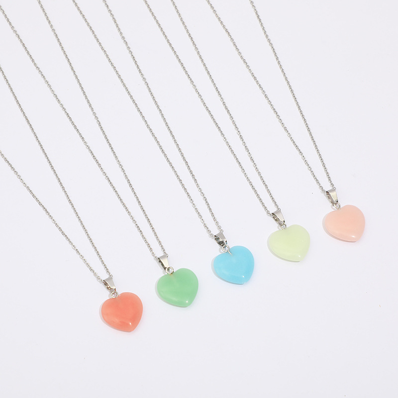 Ins Wind Glow-In-The-Dark Pendant Heart Bohemian Natural Stone Necklace European And American Style Retro Titanium Steel Chain Collar Female Application Scenario