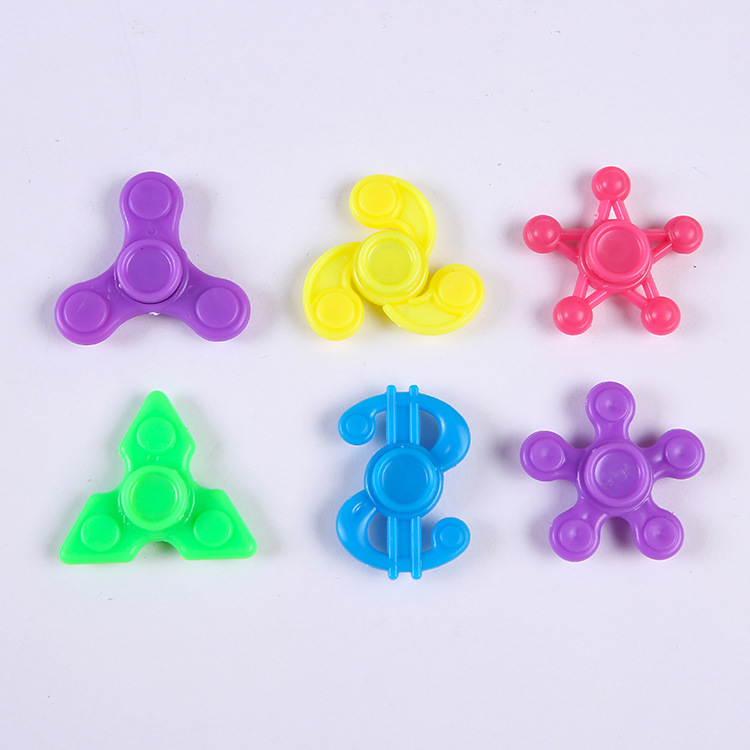 Wholesale of 4cm children's finger spinner plastic mini finger spinner eggshell accessories and educational small toys Application Scenario