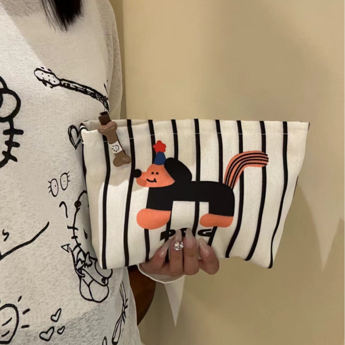 原创简约条纹腊肠小狗收纳包化妆包手拿包可爱学生大容量内胆包