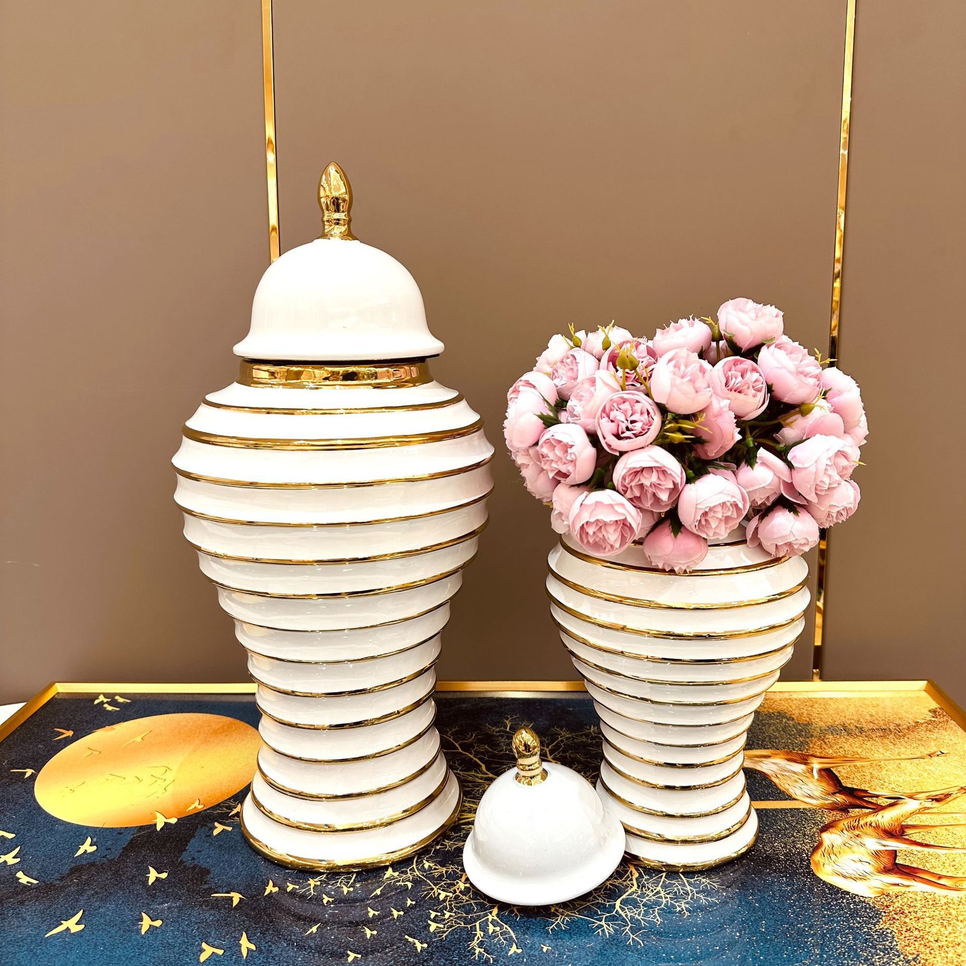Manufacturers direct sales European electroplated golden ceramic general pot light luxury crafts model room soft entryway decoration general bottle full figure
