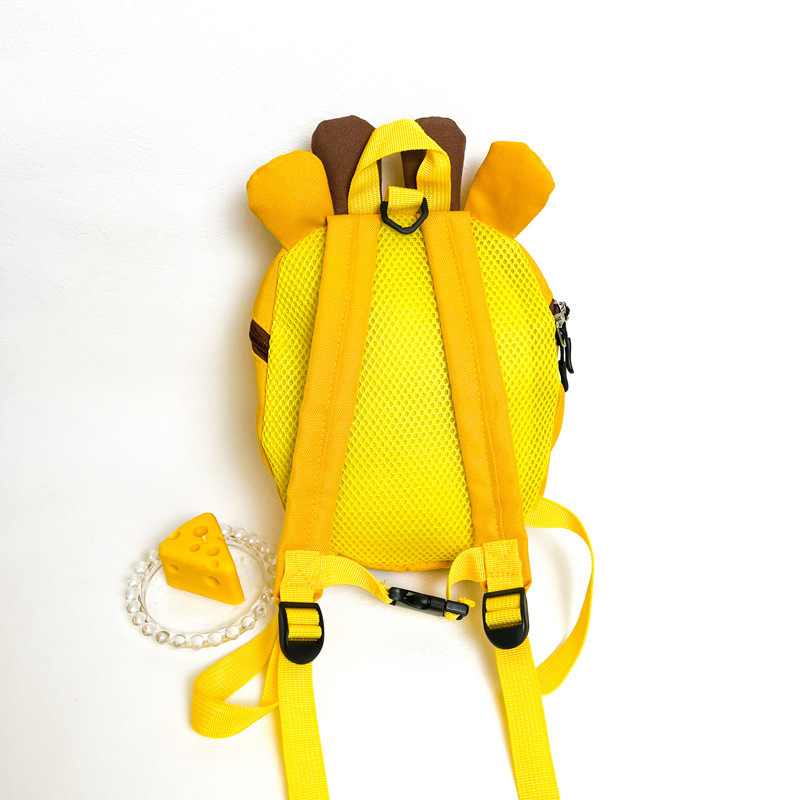 Anti-wandering backpacks for infants and toddlers aged 1-3, cartoon cute baby small schoolbags, children's kindergarten backpacks wholesale Application Scenario