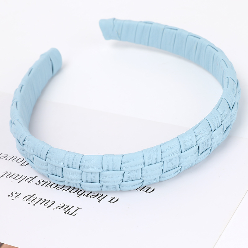 Exclusive Qiwei Accessories, exclusive Qiwei Accessories, retro diamond-shaped stitching, PU leather hair band, hand-cross-woven, pressed hair band, clear Application Scenario