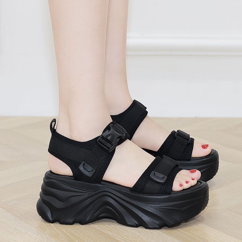 The 2024 summer new style of the popular Dad sandals is a comfortable and versatile soft-soled, anti-slip, and thick-soled sports beach sandal details Picture
