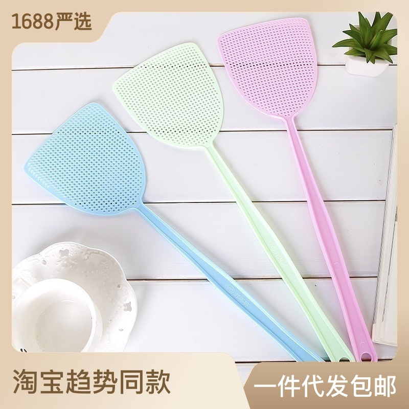 Summer simple plastic fly swatter, large manual household, long-handled, durable fly swatter, mosquito swatter Application Scenario
