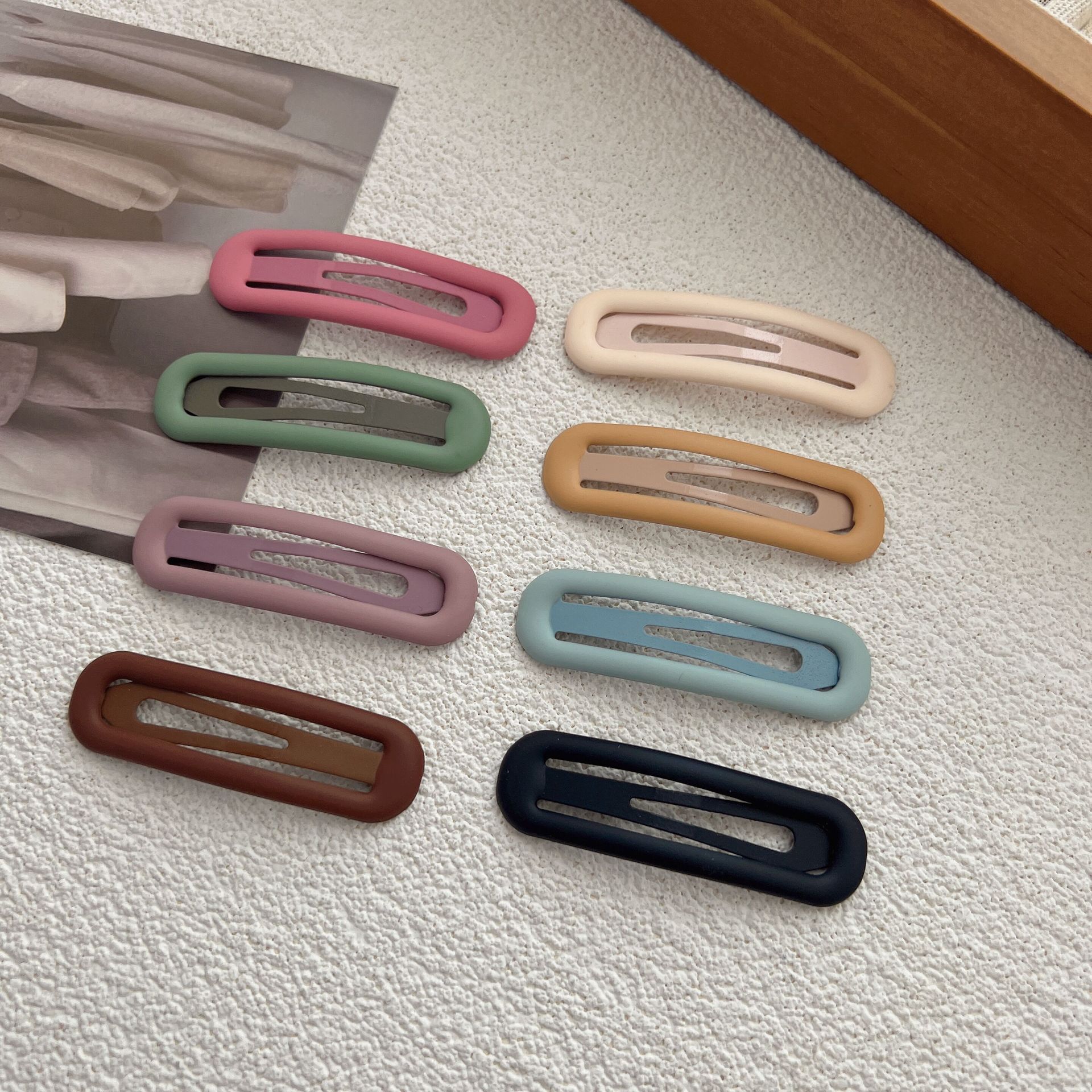 Simple solid-color matte hair clips, a versatile accessory for female Internet celebrities, side clips for bangs, hairpins for loose hair at the back of the head, bb clips, and headwear details Picture