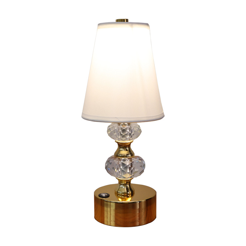 Modern, simple and light luxury charging atmosphere decorative table lamp, bar, restaurant and coffee shop table lamp, bedside eye-protecting night lamp Item Picture