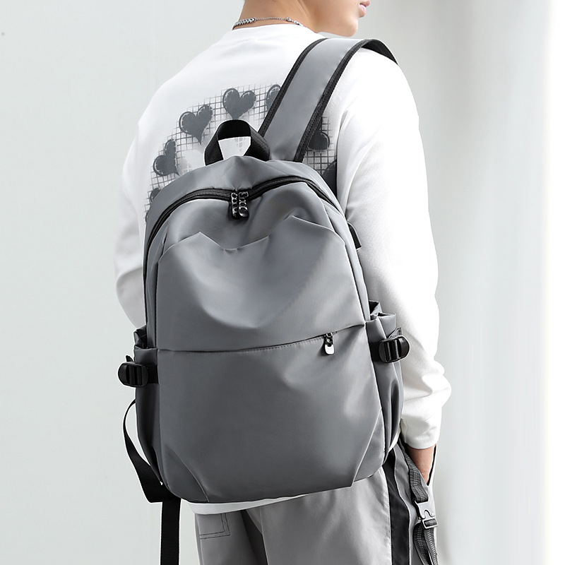 The new men's business backpack is simple, multi-functional, has a large capacity and can be equipped with a logo Application Scenario