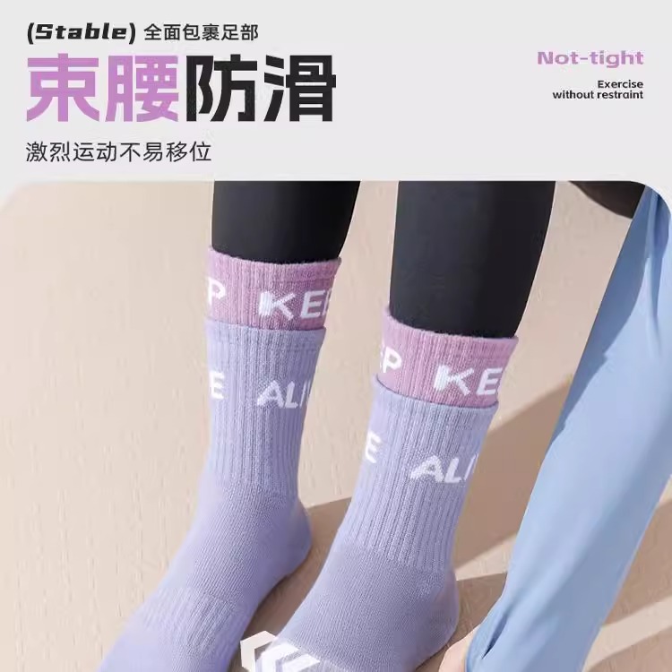 One-piece delivery of professional yoga socks for women, summer mid-calf, indoor, anti-slip, Pilates sports with shark pants, floor socks Specification image