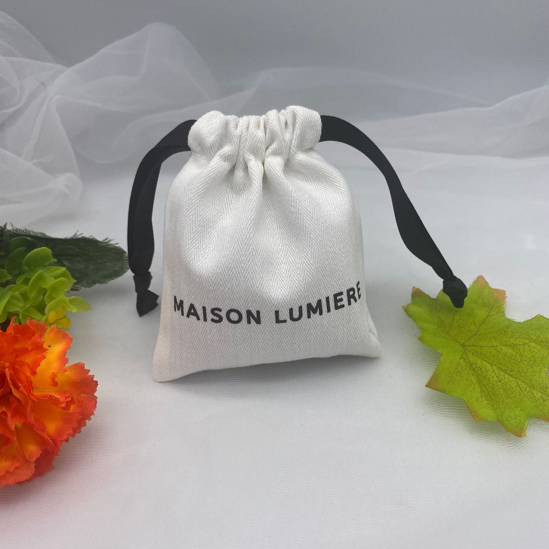 化妆包/爱心绣花/碳纖維/化妆品/杜邦纸细节图