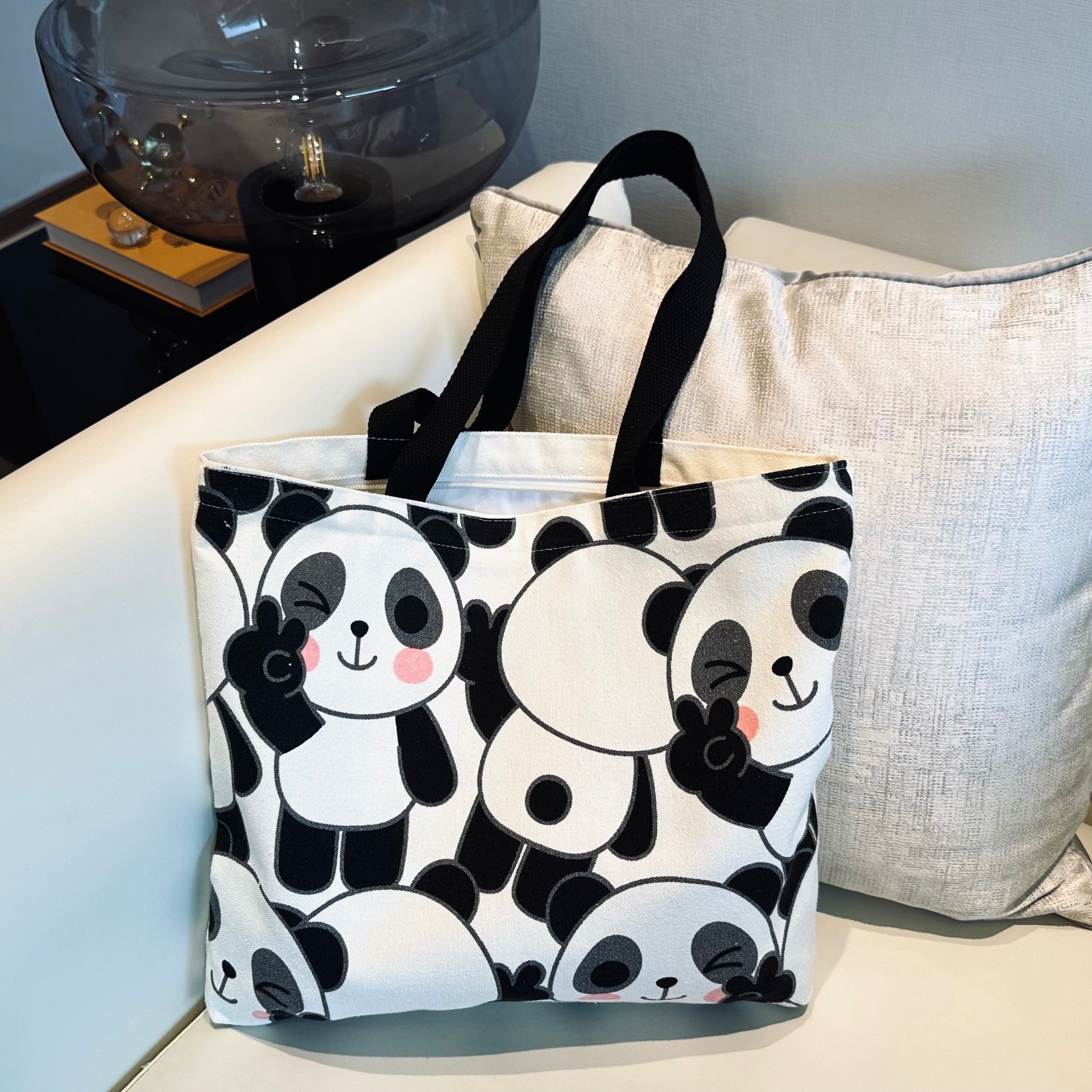 Nuevo ins victory bear bag mujer un hombro canvas bag gran capacidad para estudiantes clase portátil cremallera canvas bag Specification image
