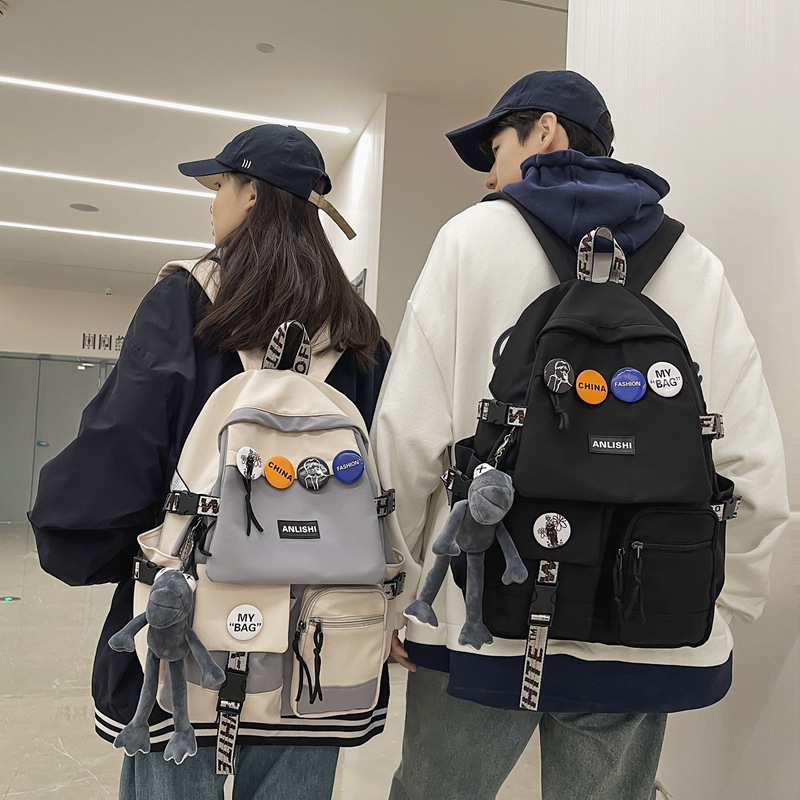 A new high-capacity backpack and backpack for female college students in 2024, featuring contrasting colors for male junior high school students' birthdays