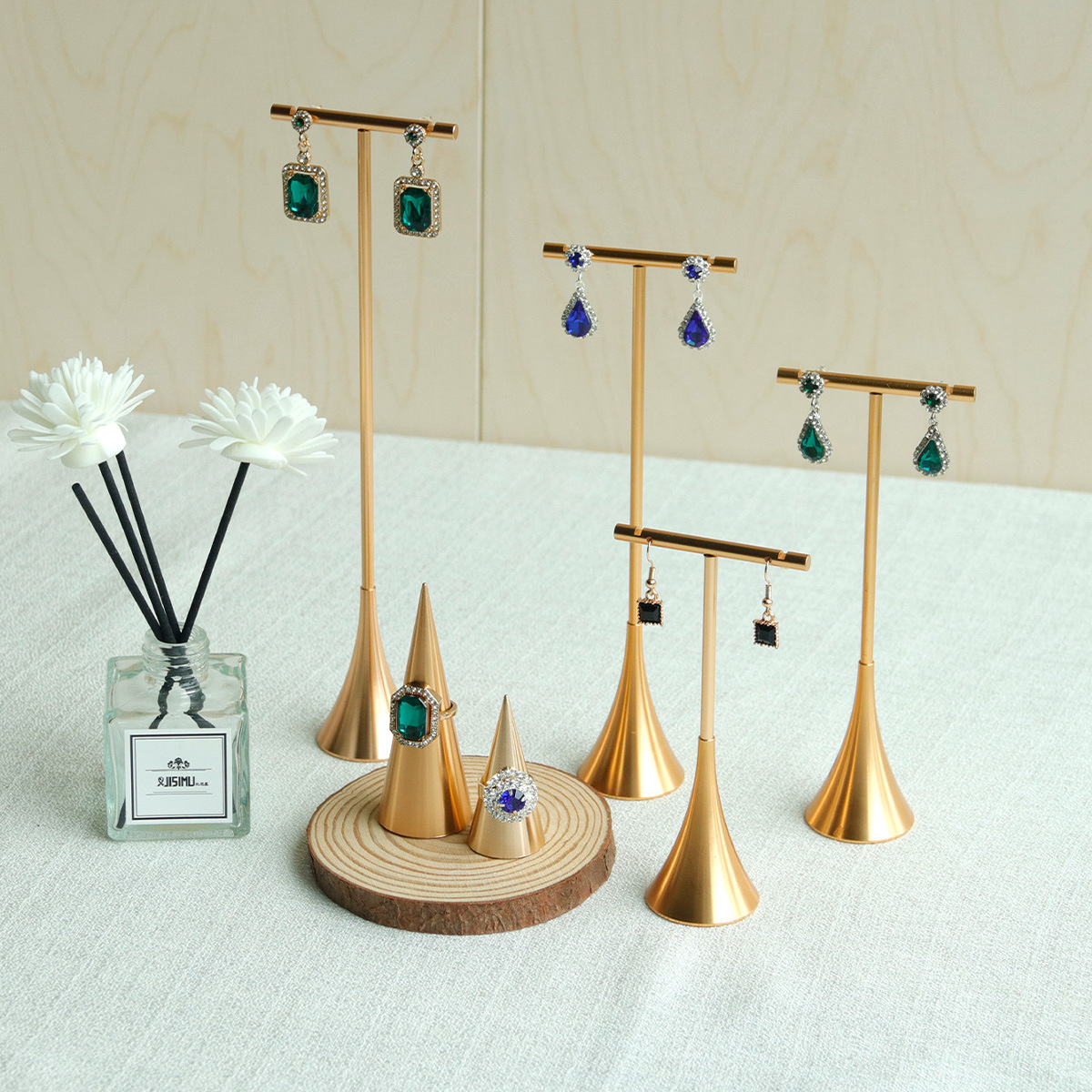 Jewelry display stand, earring stand, simple metal upright earrings storage stand, accessories shooting display props, ornaments Application Scenario