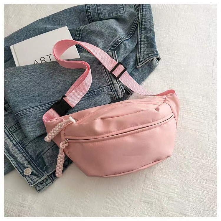 Crossbody bag, women's casual bag, Spring 2025 new style canvas bag, niche and versatile ins waist bag, trendy sporty chest bag Application Scenario