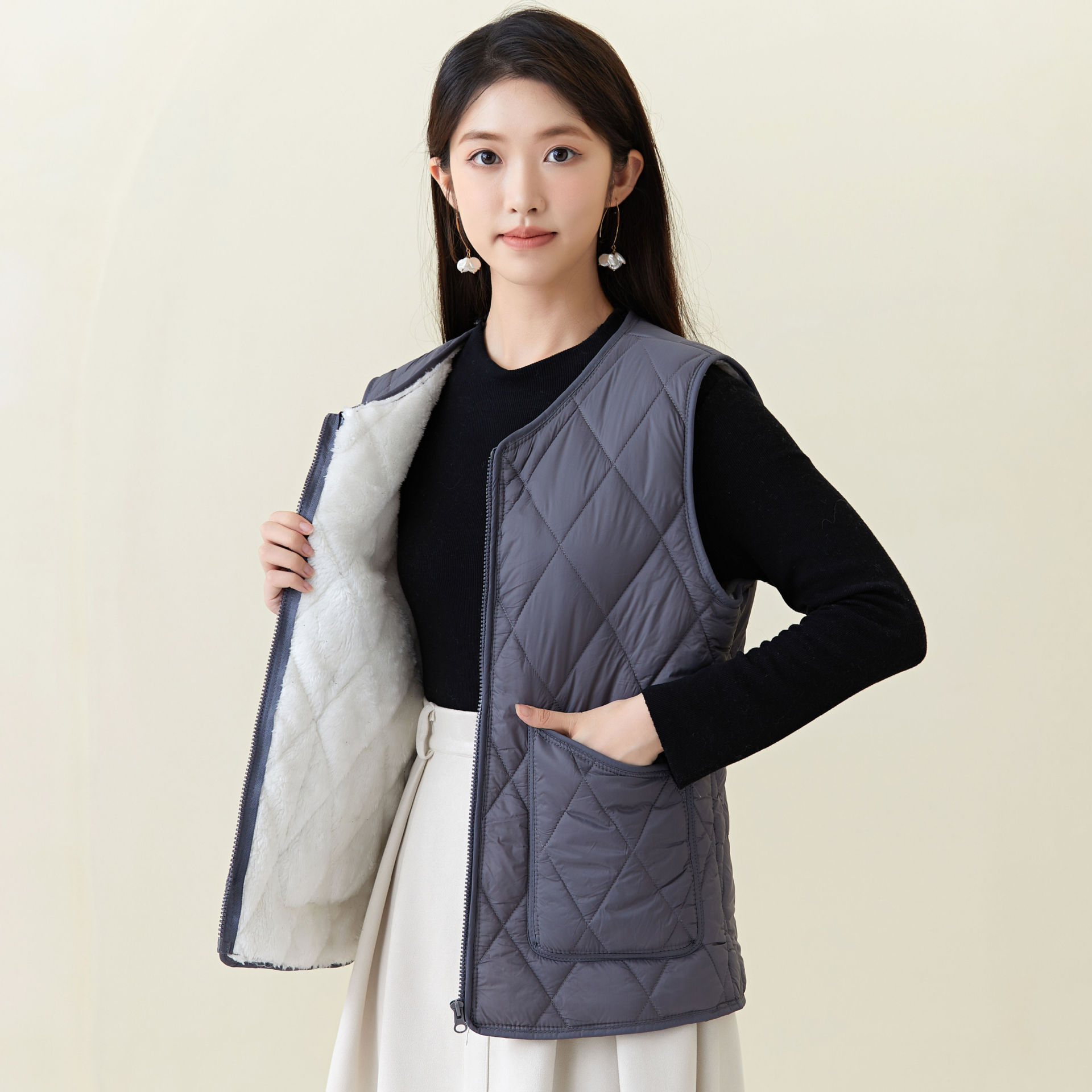 Women's Warm Extra Thick With Velvet Inside With Vest Women's Lamb Hair Zipper Casual Wear Cotton Waistcoat 2402 details Picture