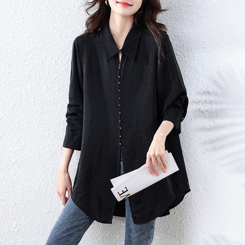 French laid-back Polo collar chic shirt for Spring 2025, a stylish and casual shirt for plus-size girls Application Scenario