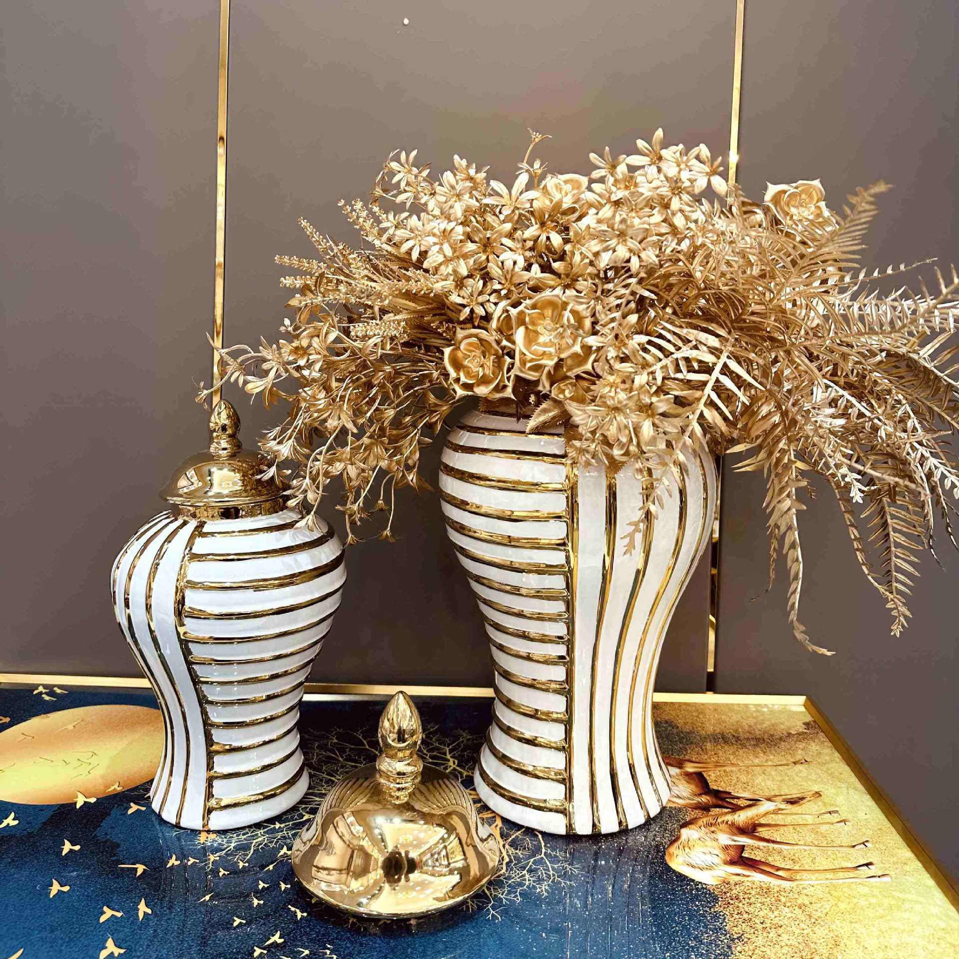 Factory direct cross-border electroplating general pot ceramic European flower vase light luxury handicrafts decoration Golden Castle vase General pot General bottle Application Scenario