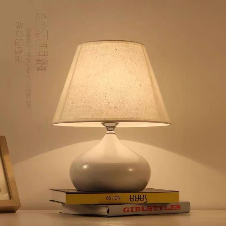 Nordic fabric desk lamp, bedroom bedside desk, night light, modern, simple and creative book atmosphere, warm and charging desk lamp full figure