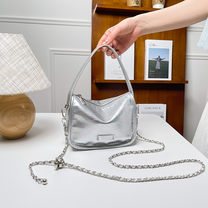 Ladies' hand-held small bag, women's bag 2025 new trendy crossbody bag, summer chain pleated single-shoulder bag, silver baby