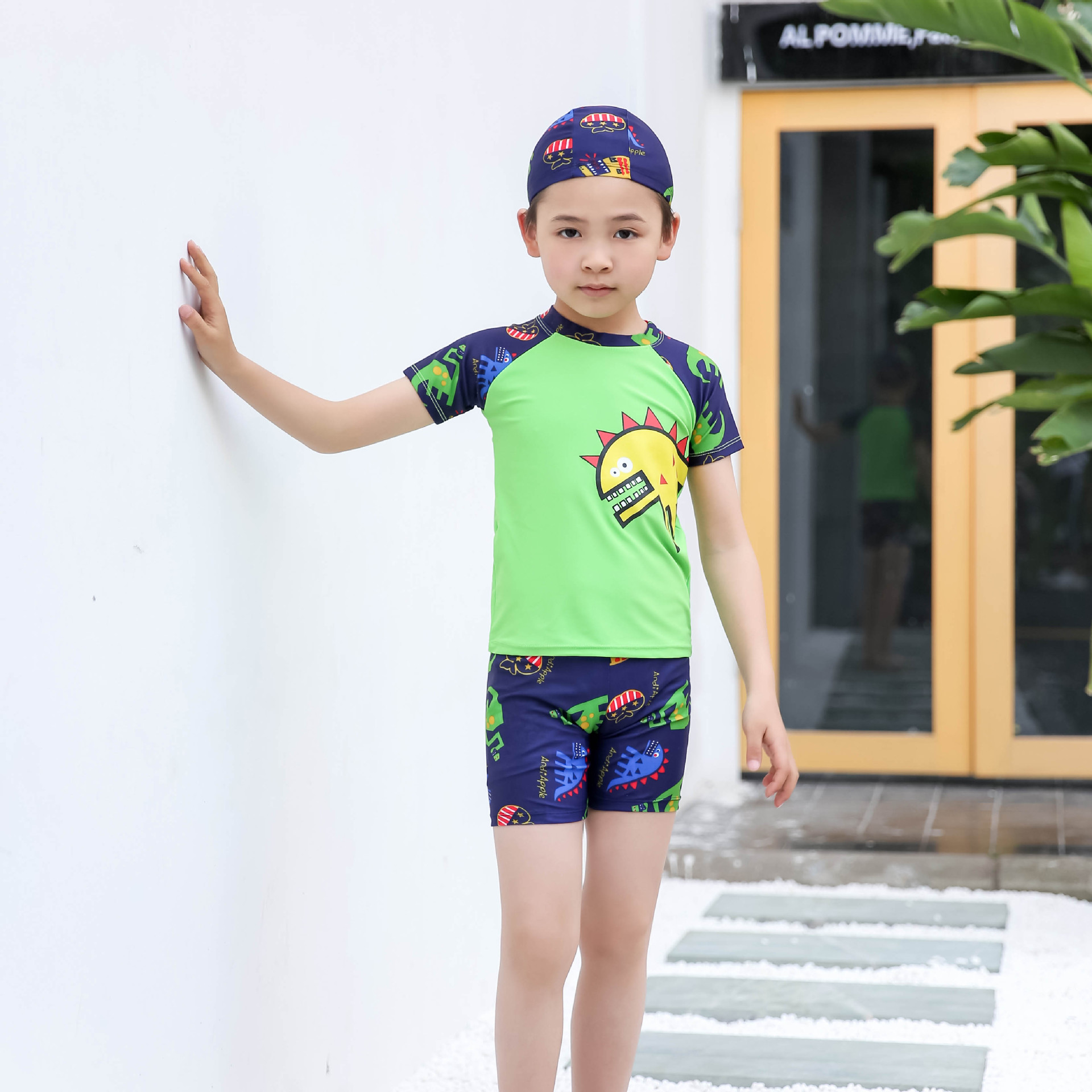 Children's Swimsuit Swimsuit Medium And Large Children's Hot Spring Swimsuit Set Wholesale Short-Sleeved Baby Cartoon Swimsuit Application Scenario