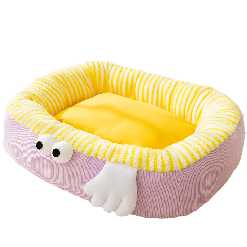 In autumn and winter, there is a large space for dogs to have deep sleep. Small and medium-sized dogs have big eyes and cute dog beds. Warm and thickened cat beds and pet beds Item Picture