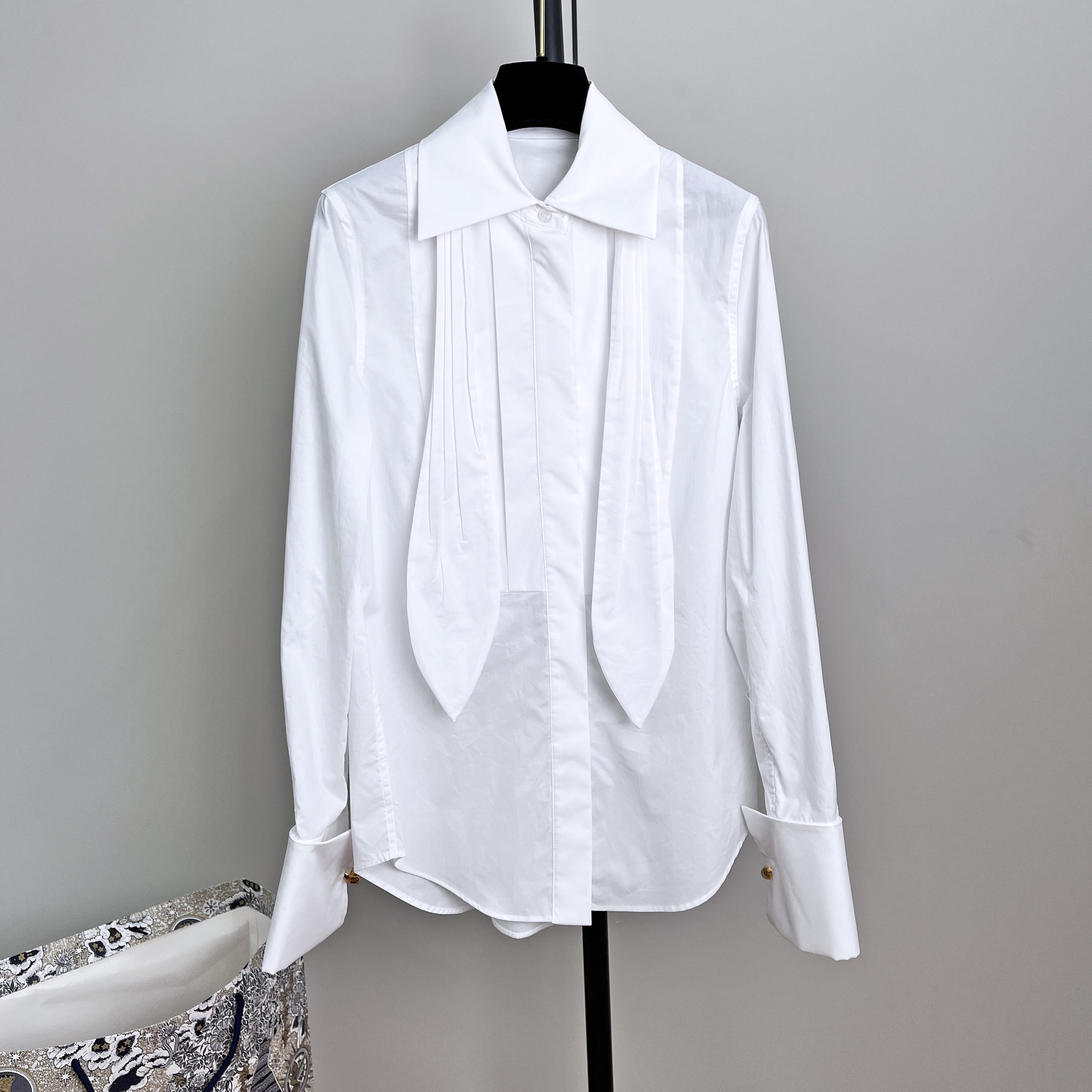 New Shenzhen Nanyou high-end women's wear ribbon bow tie shirt, elegant business pleated gold buckle long-sleeved shirt details Picture