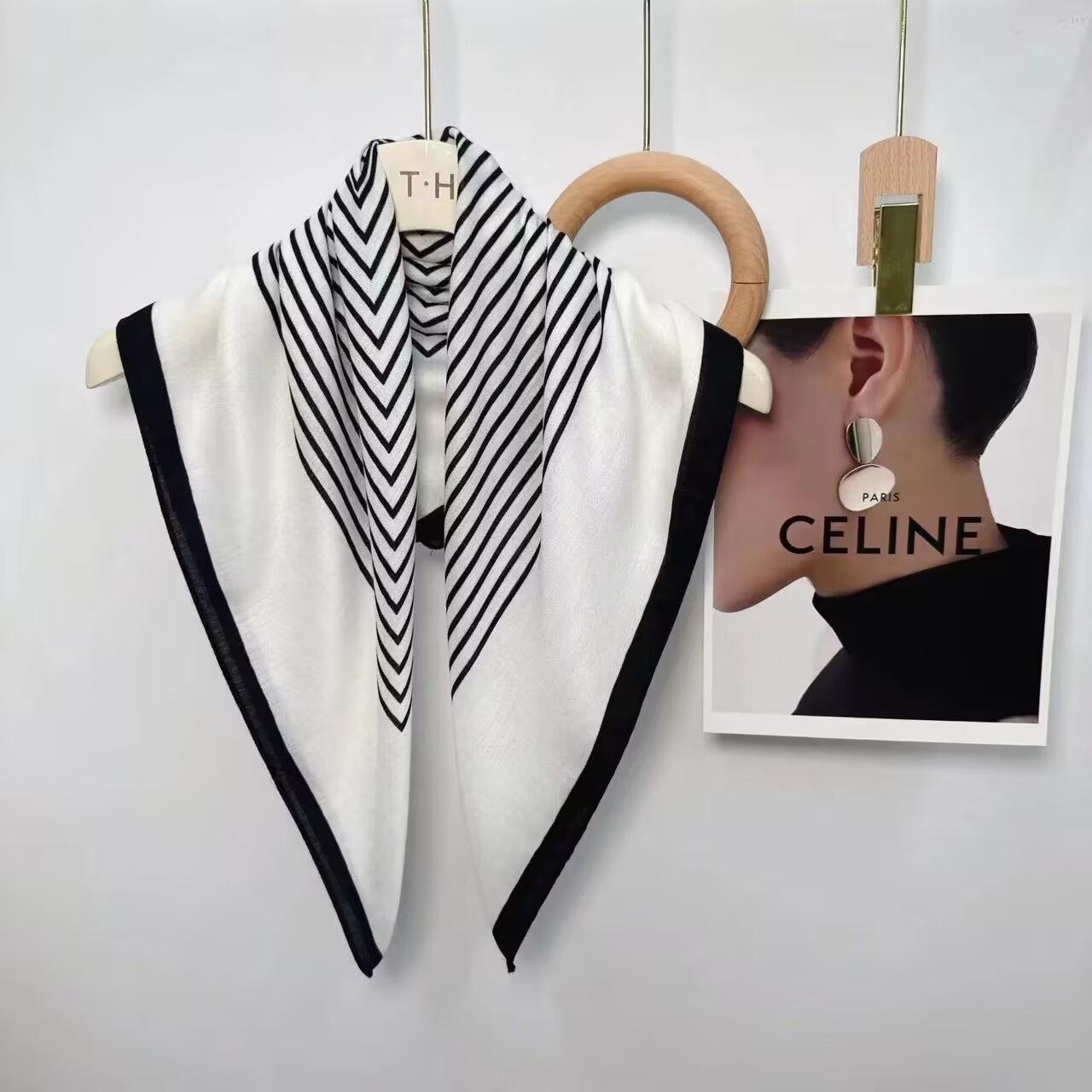 Spring and Autumn's new cotton and linen floral letter big brand cotton and linen herringbone pattern silk scarf, square scarf, Korean version professional scarf and neckerchief details Picture