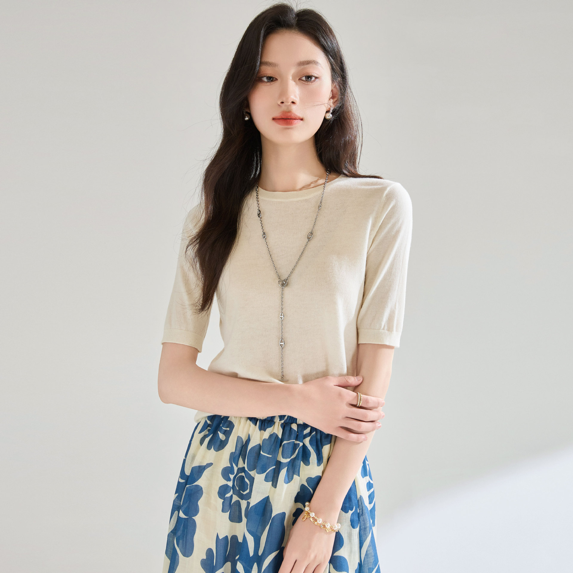 Summer 100% wool short-sleeved round-neck base knitted sweater for women, loose and elegant, versatile T-shirt and sweater 25252 Specification image