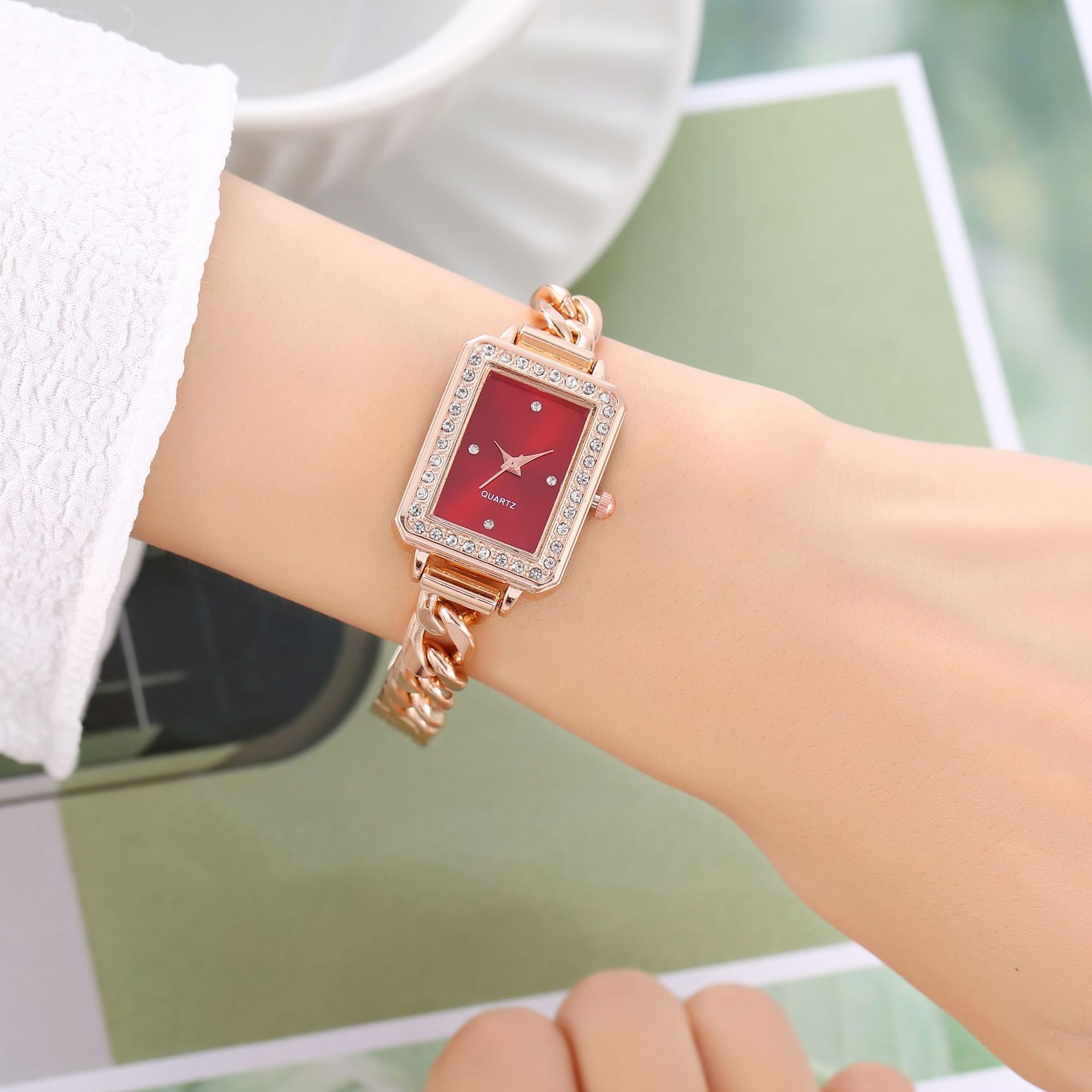 手表/时尚单品/吊坠手链手表/石英表女学生/手表女士2024时尚细节图