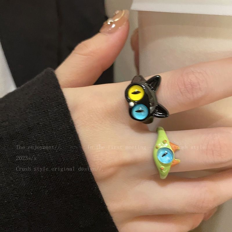 A quirky black cat monster ring, a fashionable and unique design for women on Instagram, and a tail ring for best friends and couples