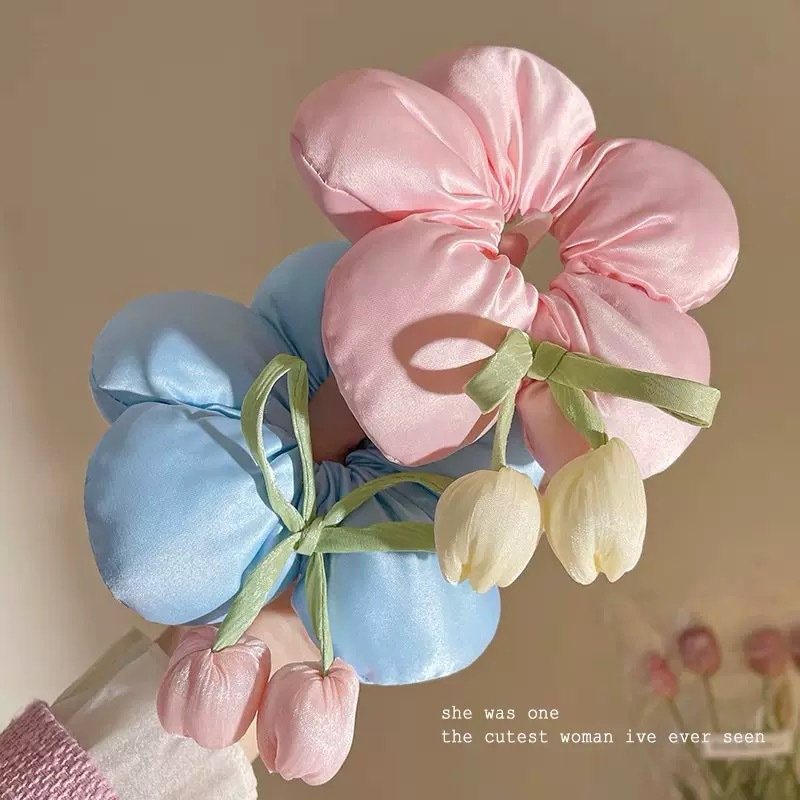 The 2025 new tulip flower large intestine hair band is highly elastic and can increase hair volume at the back of the head. It is a fluffy hair tie and a versatile hair accessory details Picture