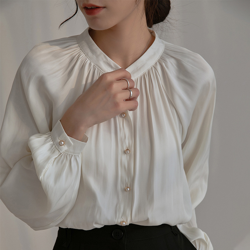 白色醋酸缎面褶皱衬衫女秋法式复古立领灯笼袖气质上衣