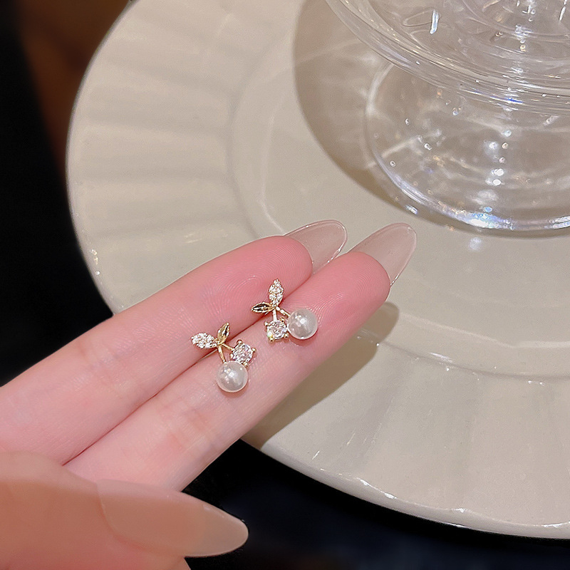 S925银针精致微镶锆石树叶耳钉韩国新款轻奢小众简约迷你珍珠耳钉