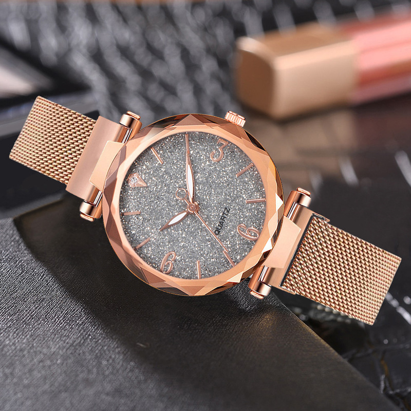 Wholesale starry sky watches, ladies' quartz watches, lazy people's magnetic straps, and magnet watches from the factory. One-piece replacement Application Scenario