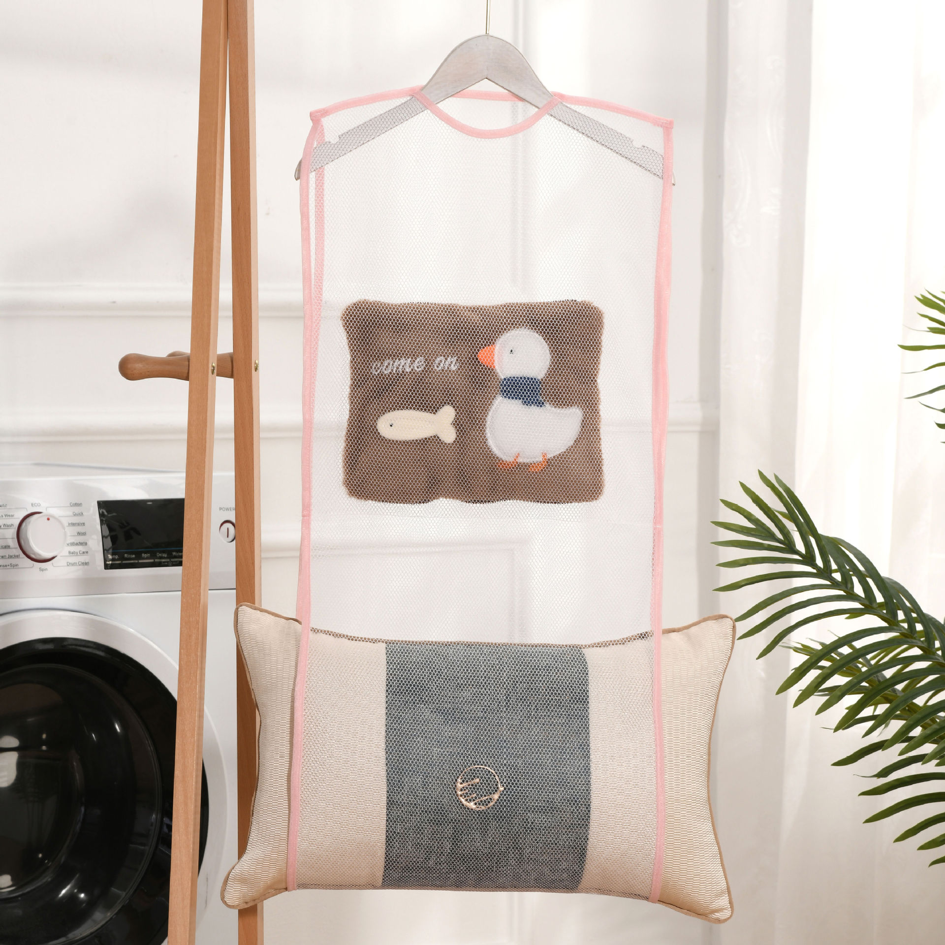 Japanese-style household pillow drying wonder, drying net bag, hanging bag, balcony outdoor storage net bag, pillow drying net Specification image