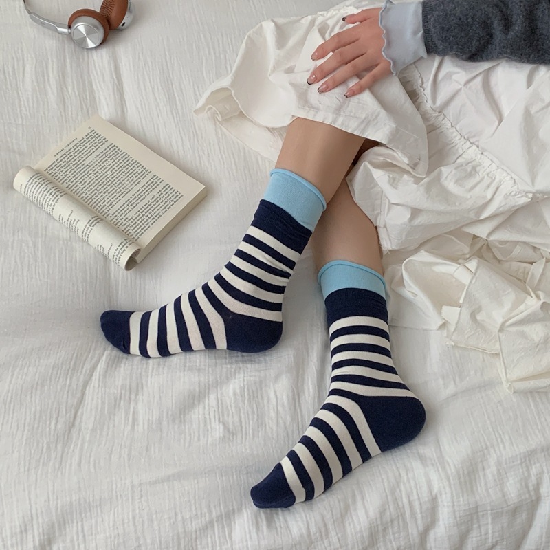 One-piece consignment of socks from the street stall 2026 dopamine color-blocking striped double-layer socks with rolled-up cuffs and piles of spring and autumn Japanese-style mid-calf women's sports socks Specification image
