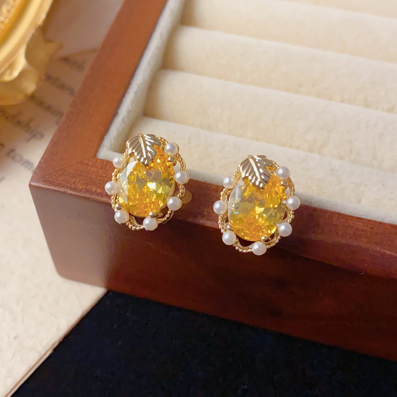 日韩气质简约树叶珍珠椭圆耳钉女精致轻奢百搭高级感超闪耳环批发详情10