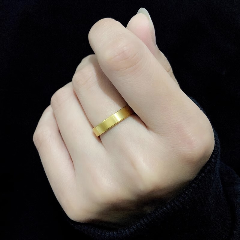 Ancient-style inheritance plain ring, titanium steel plated with 18K gold, couple ring for men and women, index finger ring, unique and never fades Application Scenario