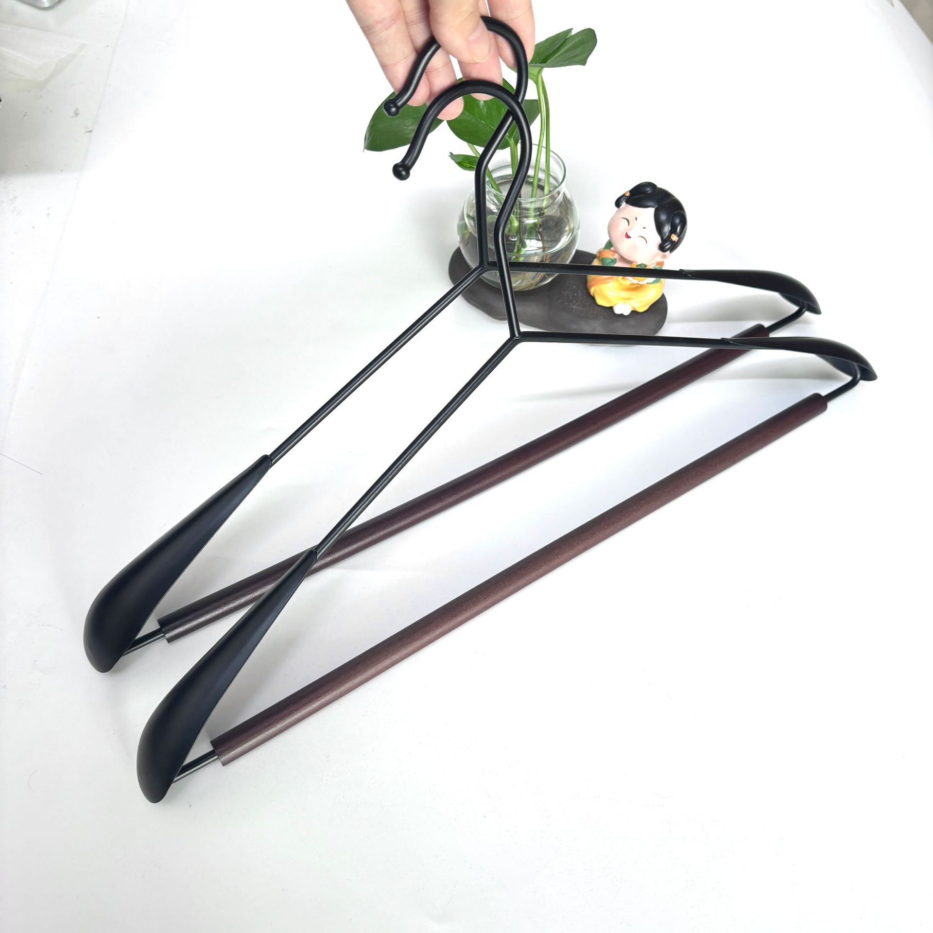 原木铁艺衣架ins风裤架金属宽肩防滑无痕衣架服装店家用酒店专用详情13