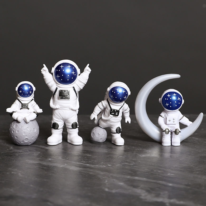 Creative Astronaut kindergarten bookcase birthday gift living room decorations children's room astronaut desktop baubles