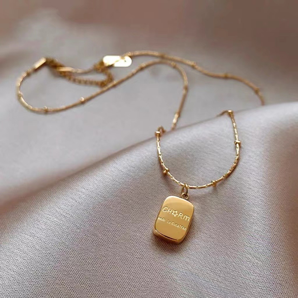 Gold brick titanium steel necklace for women, light luxury, high-end design sense, niche golden collarbone chain, 2025 new trendy sweater chain