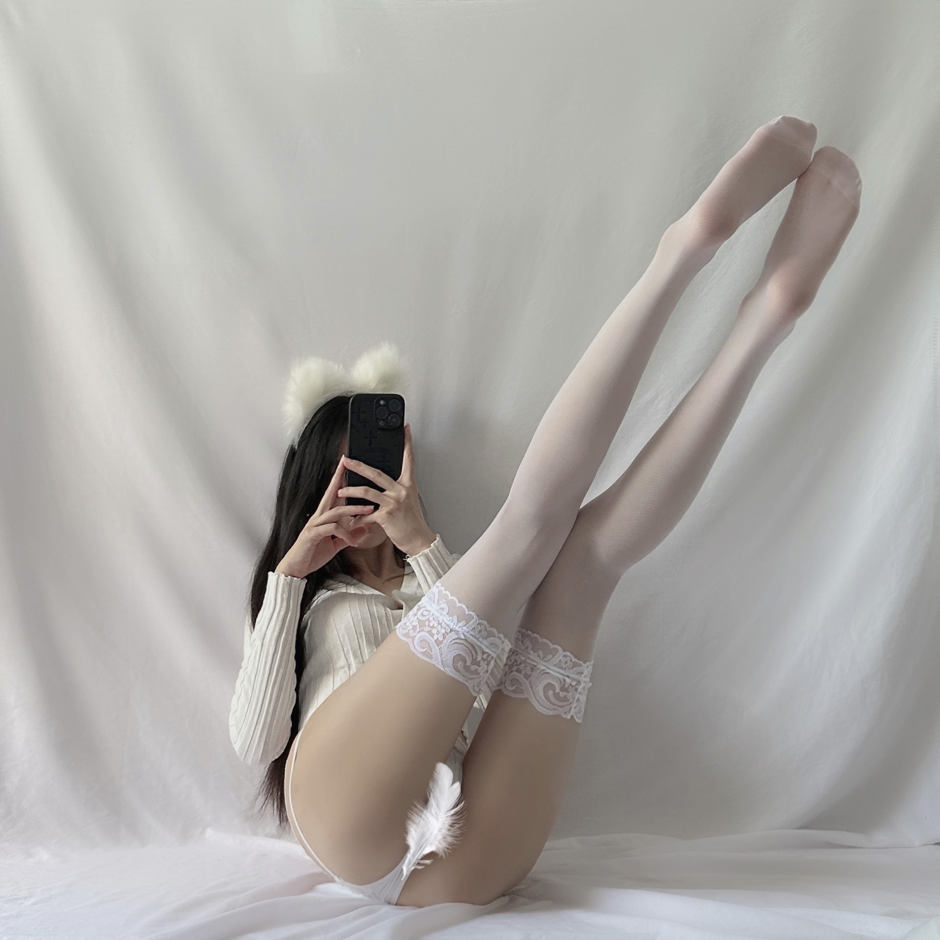 Spring summer autumn sexy black and white stockings sexy legs Japanese soft sister lovely long tall tube lace lace stockings Application Scenario