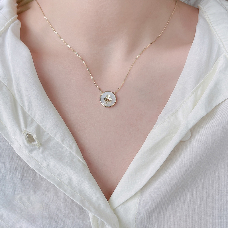 White fritillary clover necklace for women 2022 new fashion fashion all high sense accessories wholesale Application Scenario