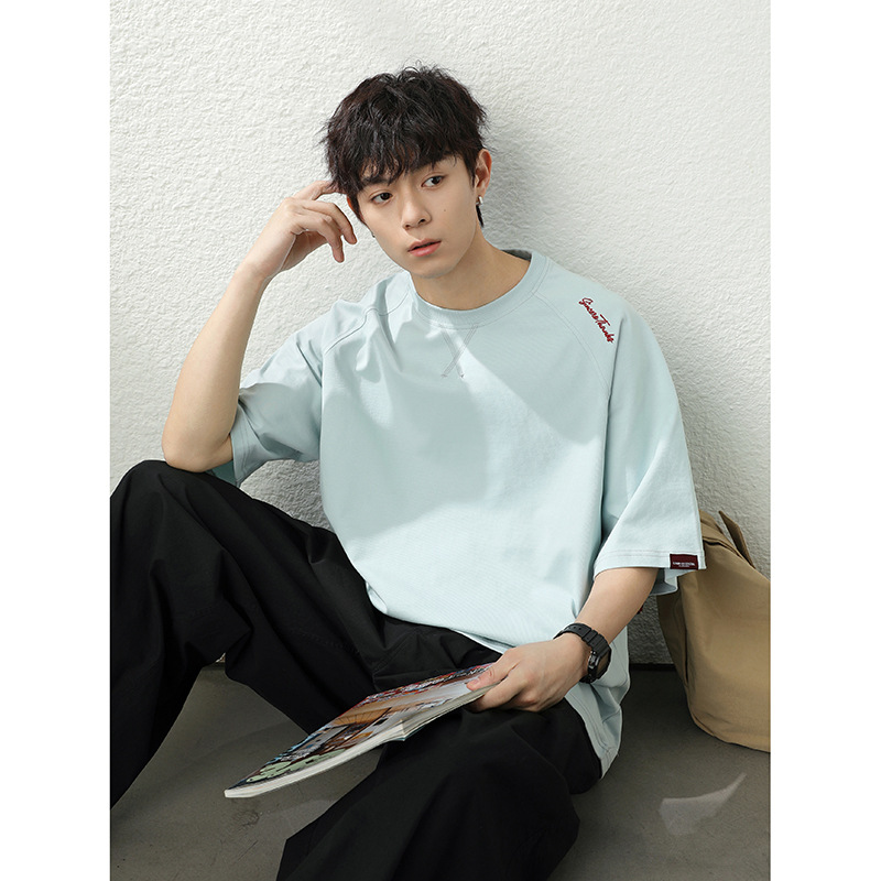 A new summer style of men's short-sleeved T-shirt with a contrasting color and letter-embroidered texture, featuring an American-style neckline and pure cotton casual shirt details Picture