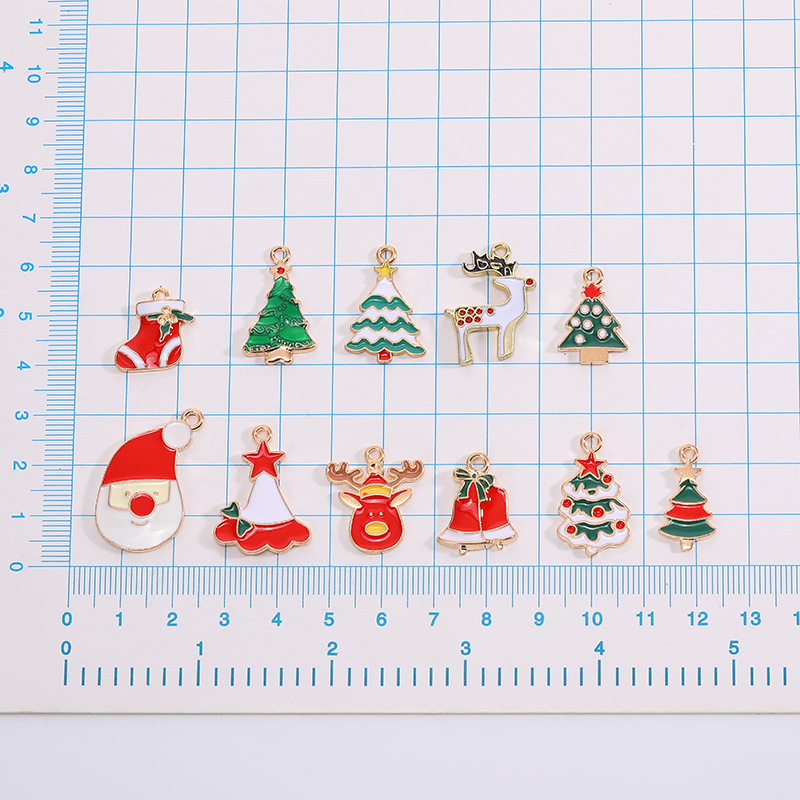 Cross-border new Christmas accessories, Christmas socks, bells, Santa Claus factory wholesale, diy jewelry accessories Application Scenario
