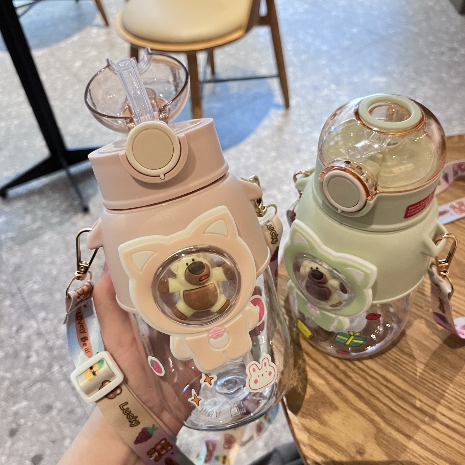 可爱卡通吸管水杯高颜值大水壶便携少女学生杯子耐高温塑料水杯