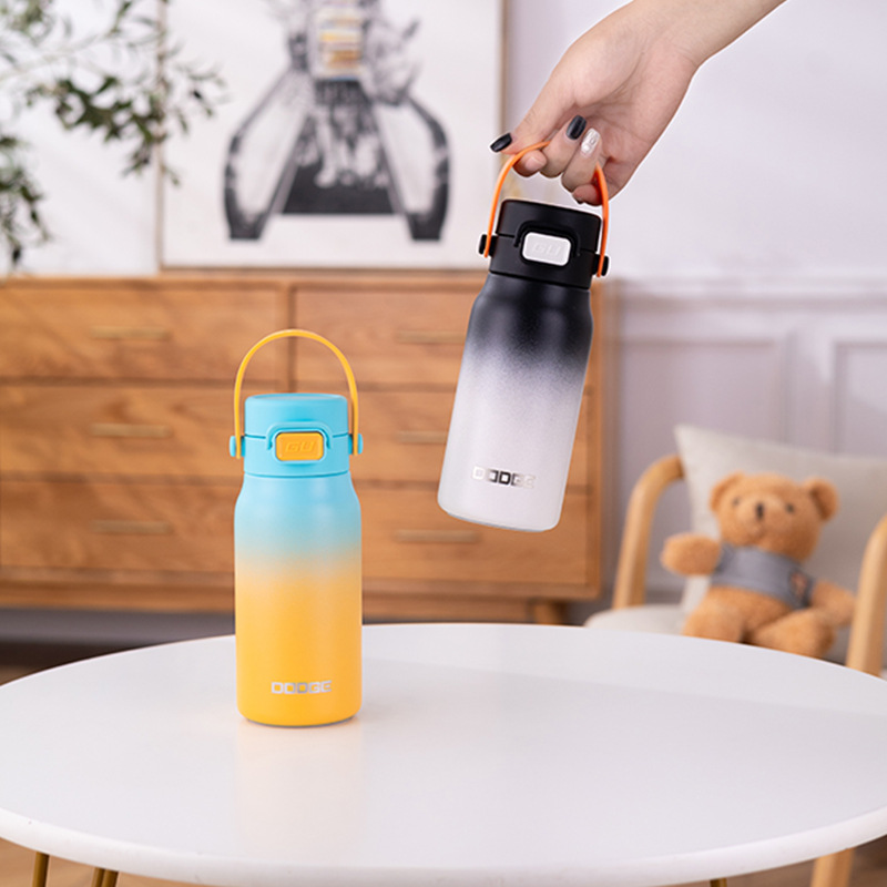 Hilo Dodge portable portable thermos cup Large capacity sports outdoor fitness student colorful gradient thermos cup Application Scenario